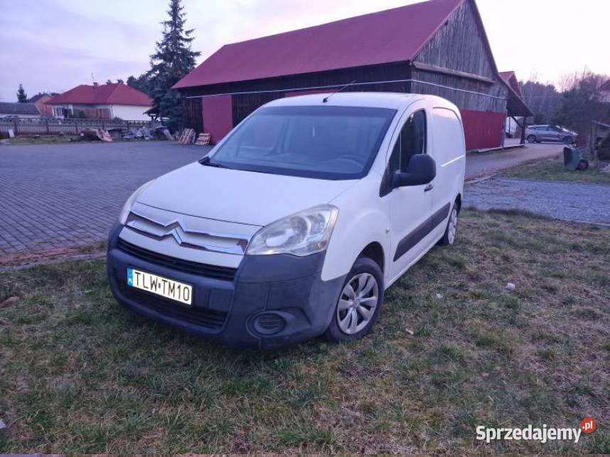 Syndyk sprzeda Citroena Berlingo o rej TLW TM10 świętokrzyskie Komparzów