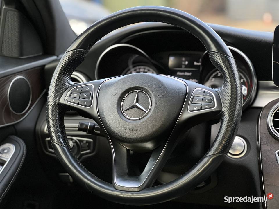 MercedesBenz C300 4Matic 2017 1991cm3 Warszawa sprzedam