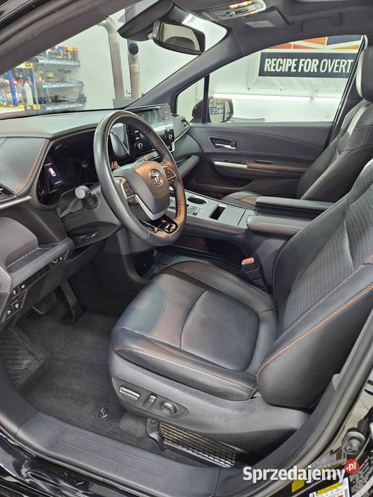 Toyota Sienna Toyota Sienna XSE BLACK 20 Mielec sprzedam