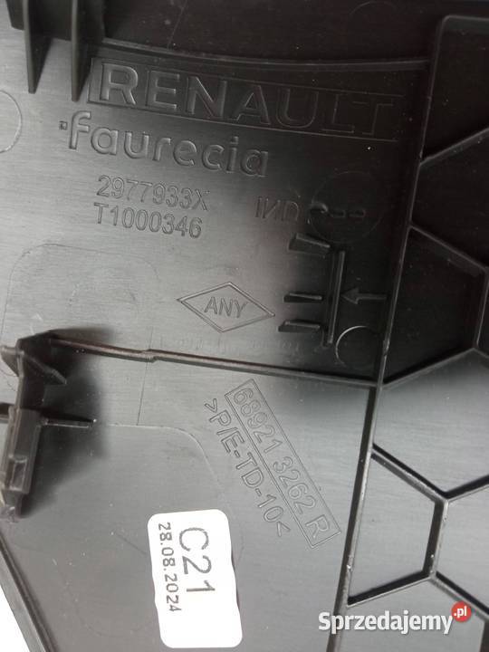 OSŁONA DESKI LEWA BOCZNA 689213262R Dacia Duster