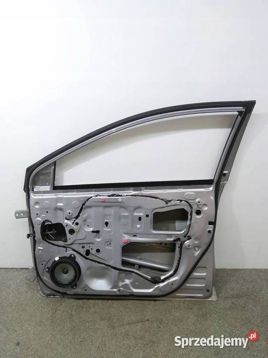 DRZWI PRAWE PRZÓD E16 E17 E18 LIFT Toyota sprzedam