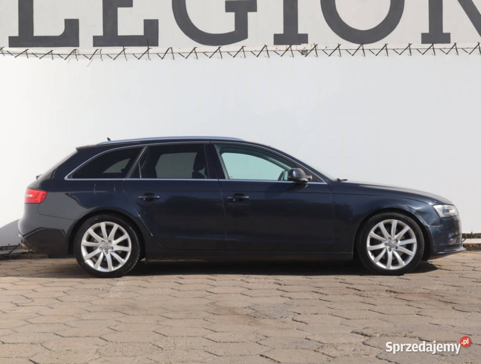 Audi A4 30 TDI 4/5