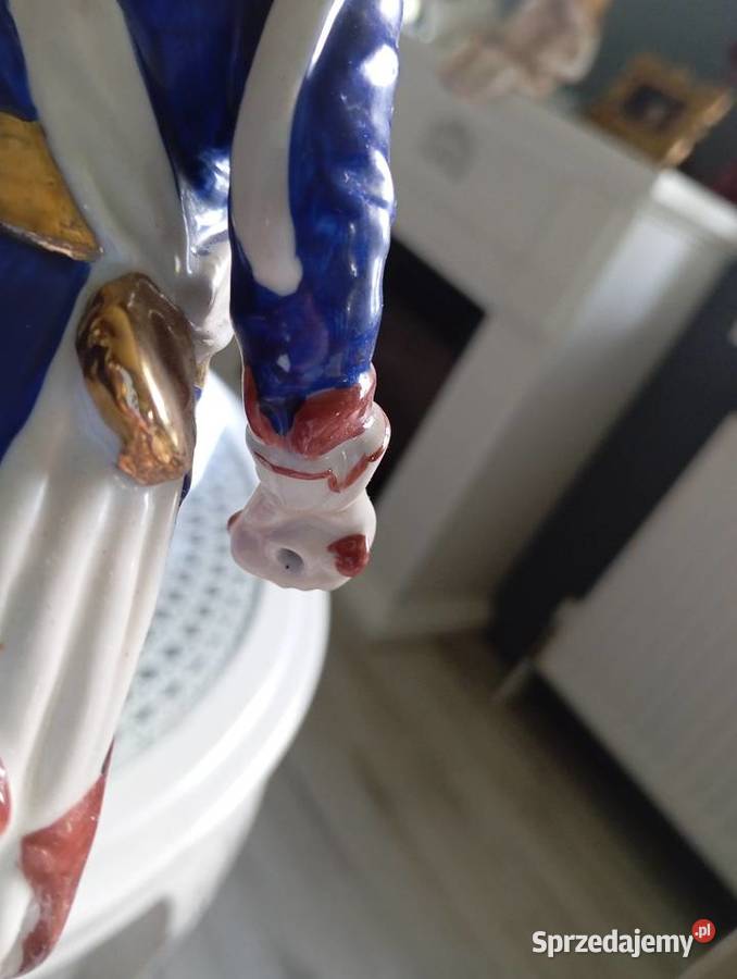 Porcelanowa figurka sygnowana Zielona Góra