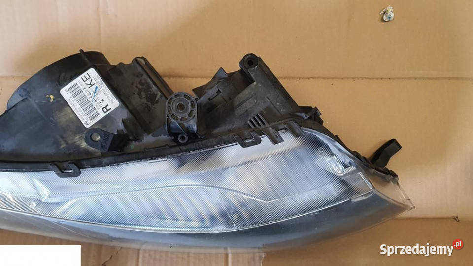 Honda Civic VIII reflektor xenon ufo Kozubszczyzna