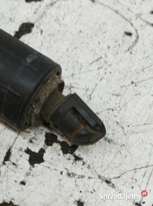 SIŁOWNIK KLAPY BAGAŻNIKA TYŁ PRAWY 81780D3100