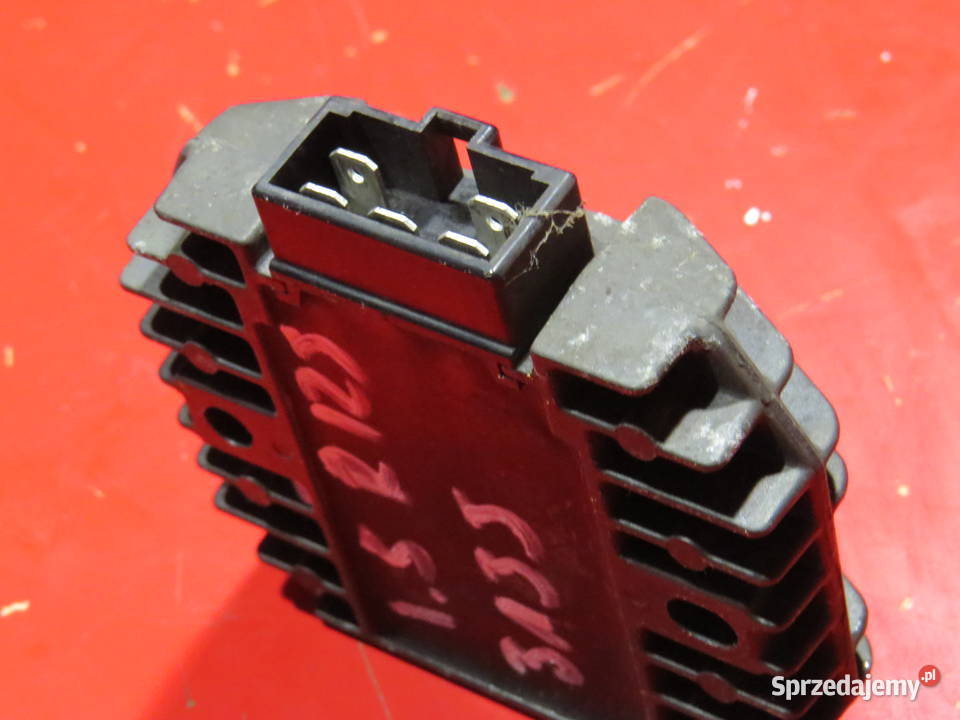 YAMAHA YZF R125 R 125 0813 regulator napięcia