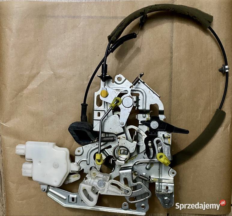 Renault OE 8200766888 zamek drzwi tył Master III pomorskie