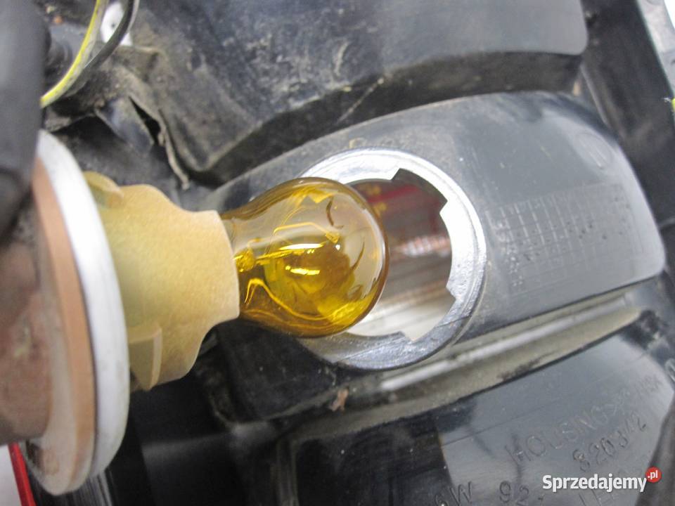 JEEP PATRIOT 24 B 10r lampa prawa tył 320342 osobowe