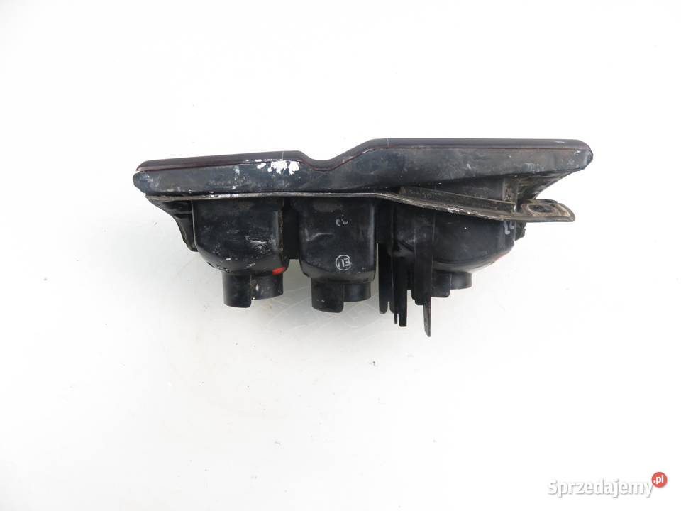 LAMPA PRAWA TYLNA DAIHATSU FEROZA 22051459 osobowe