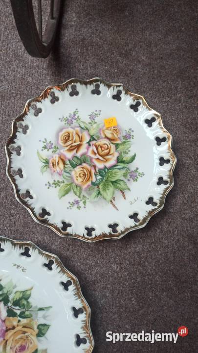 Talerz z różami Ażury reliefy do powieszenia Porcelana i szkło Antyki, Sztuka, Kolekcje pomorskie Gdańsk