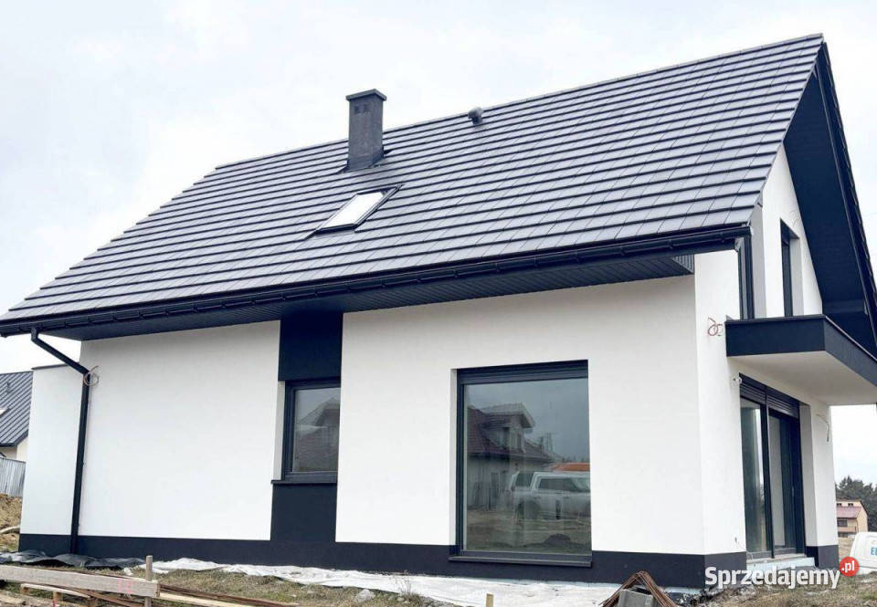 Szarów dom wolnostojący deweloperski