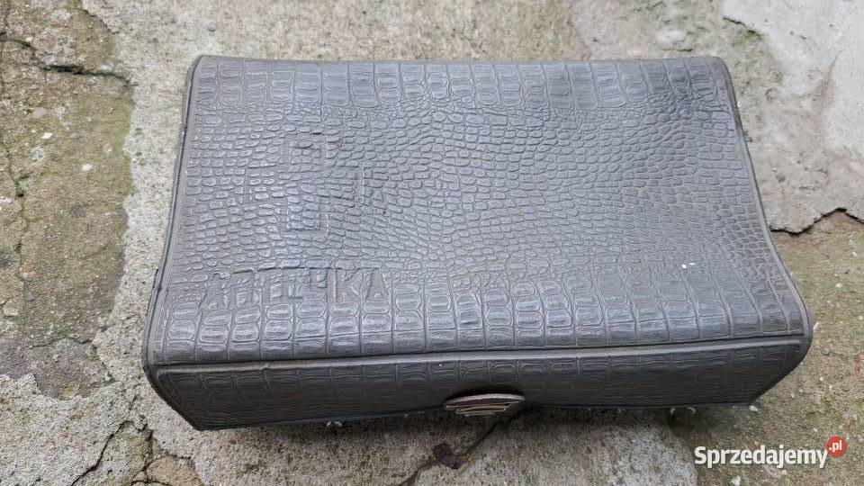 Apteczka samochodowa metalowa PRL Apteczki, gaśnice, trójkąty wielkopolskie Leszno