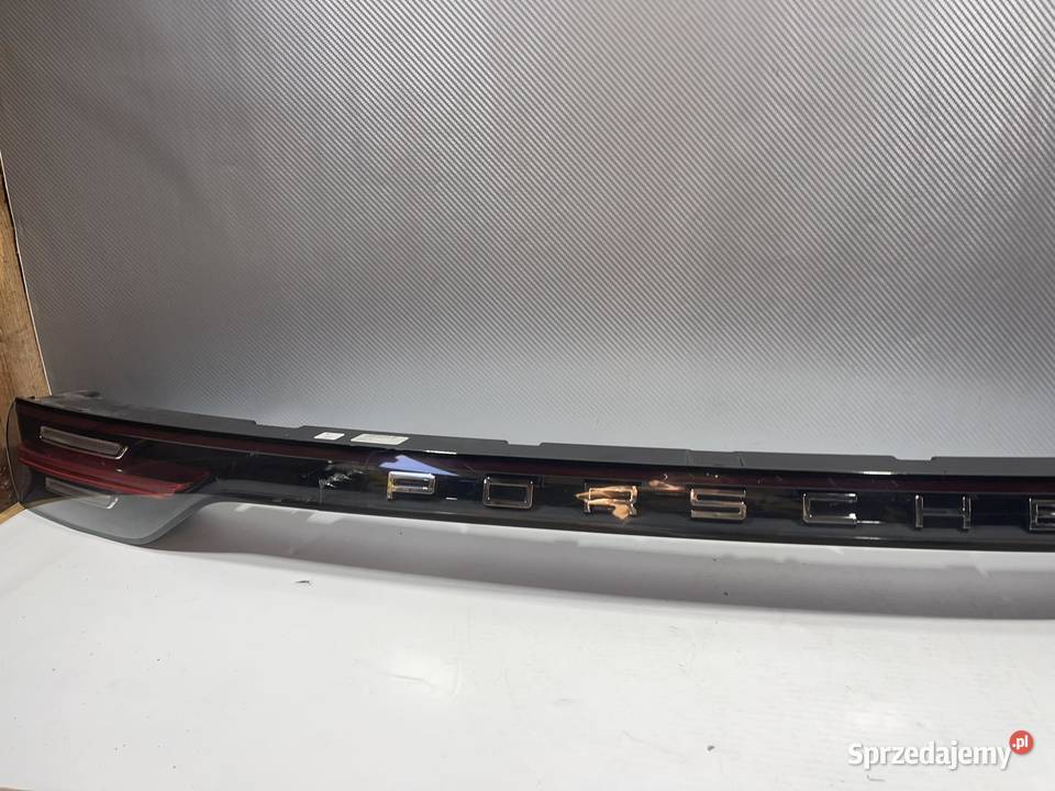PORSCHE CAYENNE 3 LAMPA TYŁ W KLAPE BLENDA Ostroróg