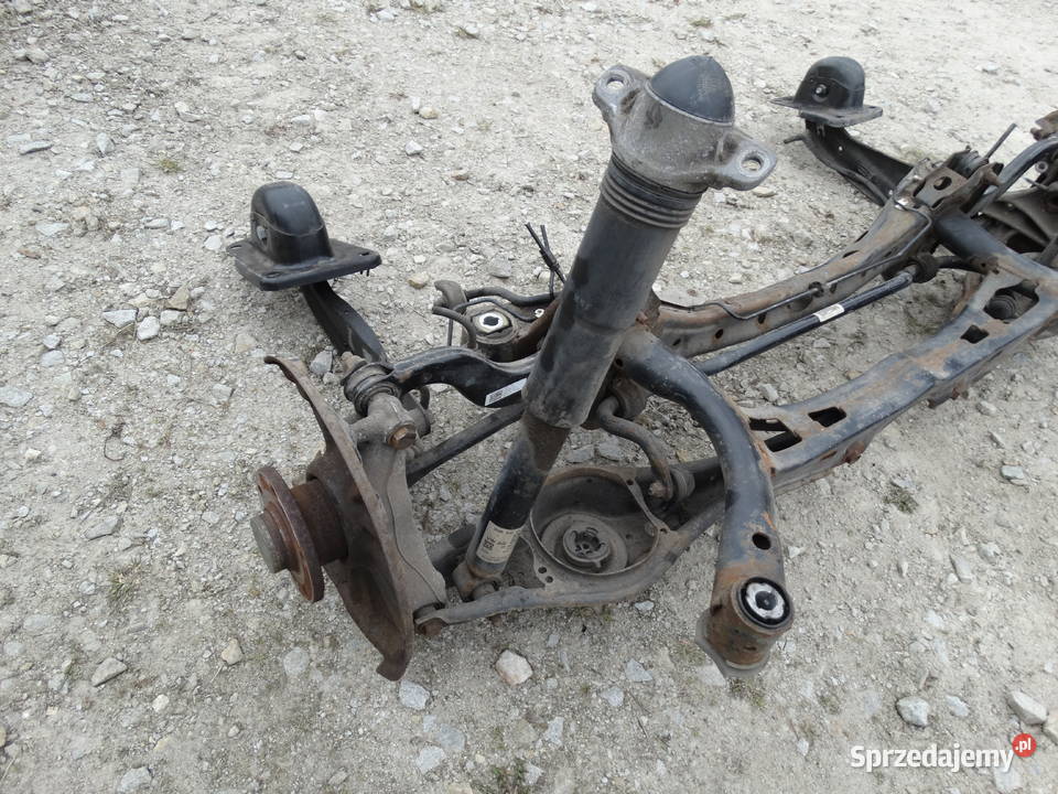 VW PASSAT B8 KOMBI AVANT 1423 TYLNA OŚ Łosieniec