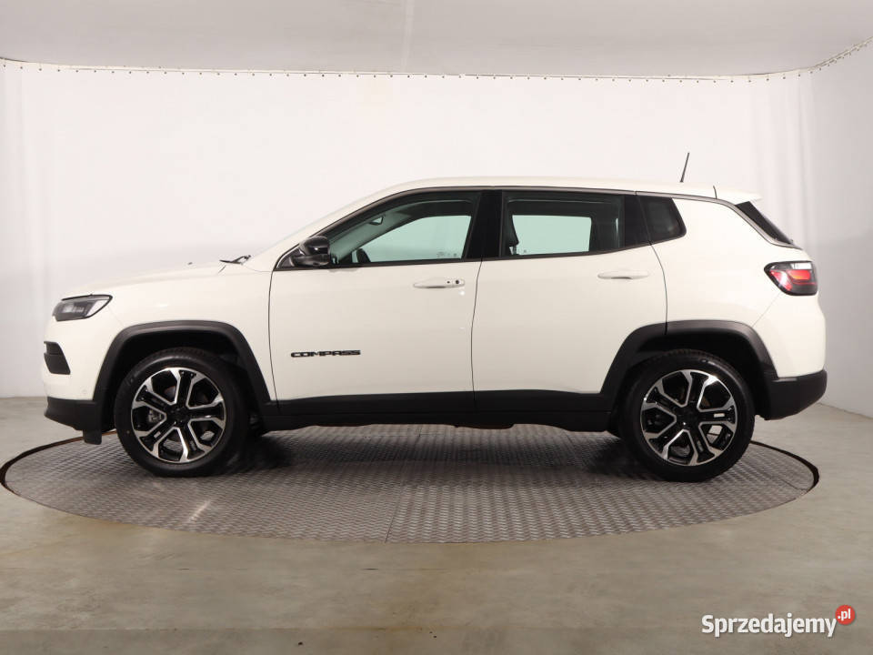 Jeep Compass 15 Turbo eHybrid gniazdo USB Jeep Katowice