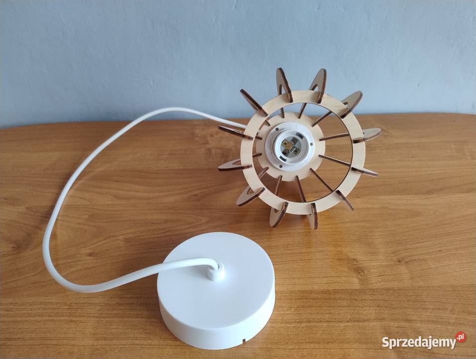 NOWA Lampa wisząca BOHO z drewnianym kloszem Blachownia