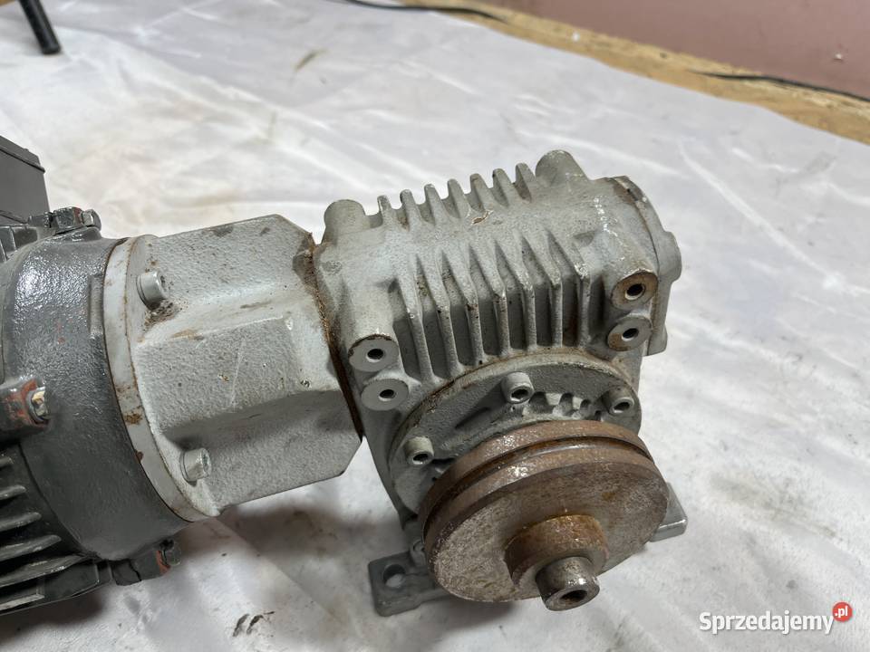 Motoreduktor Silnik z przekładnią Lenze 230V