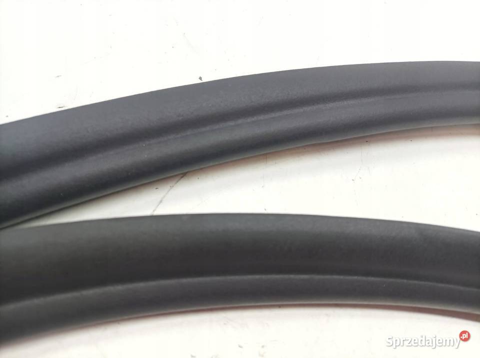 USZCZELKA DRZWI LEWY TYŁ SEDAN KAROSERYJNA Bmw