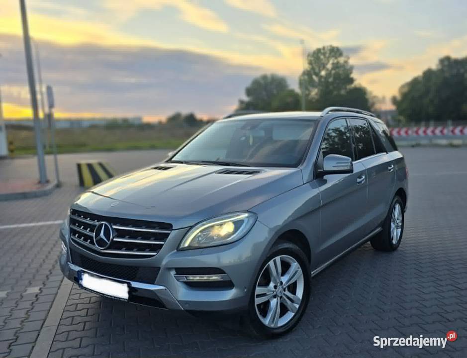 Mercedes ML350 V6 4Matic odtwarzacz DVD ML Golczewo