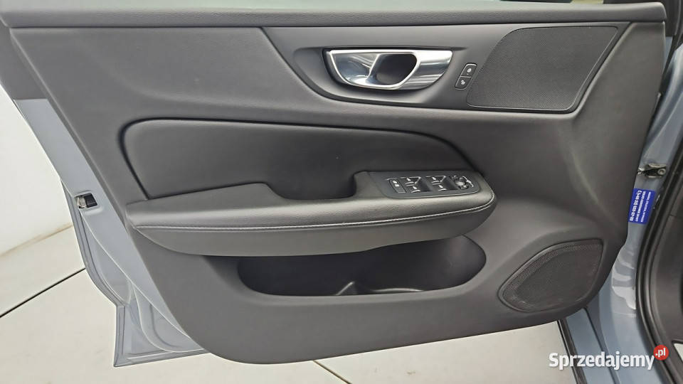 Volvo V60 B4 D Momentum aut Z Polskiego Salonu centralny zamek Warszawa