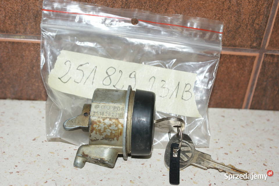 251 829 231 B ZAMEK TYLNEJ MASKI VW TRANSPORTER mazowieckie Białobrzegi