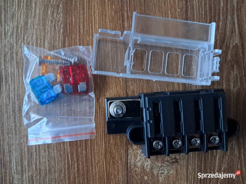 nowa skrzynka bezpieczników 4 gniazda brak metki świętokrzyskie Sandomierz