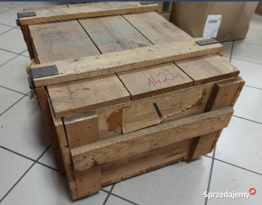 Drewniana skrzynia wojskowa niemalowana 80x 60 x