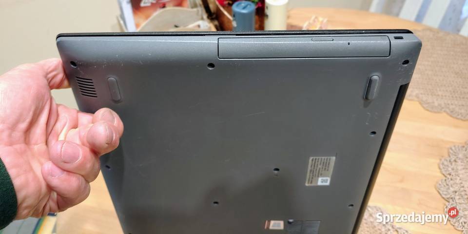 Komputer laptop DELO 17