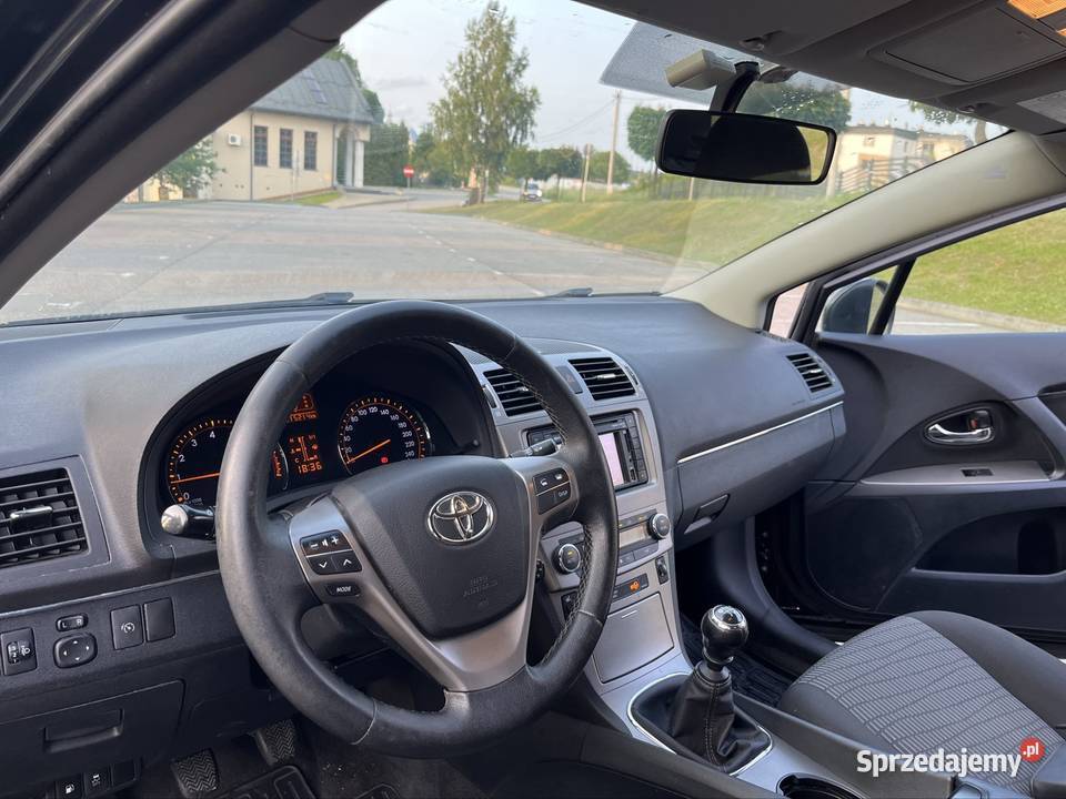 TOYOTA AVENSIS Piękna Bogate wyposażenie gniazdo USB Krosno sprzedam
