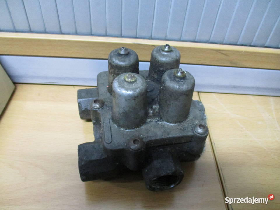 Zawór czteroobwodowy Man 81521516098 Mogilno sprzedam