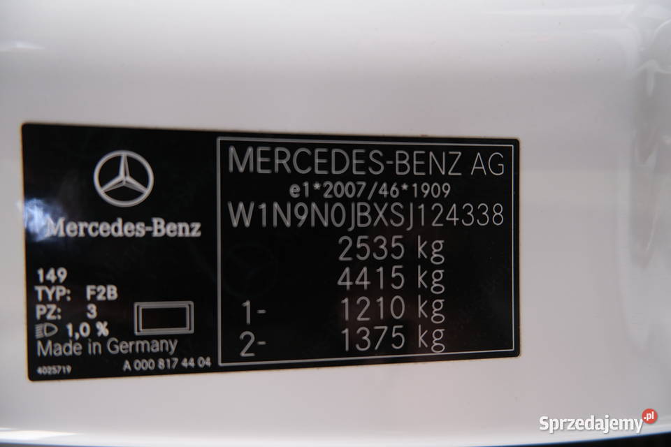 MERCEDESBENZ EQA 300 2024 EE 228 0cm3 Warszawa