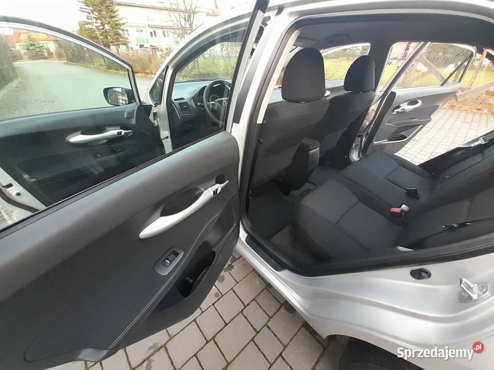 TOYOTA AURIS lift 14 D4D 90 EKONOMICZNY Nowy Targ