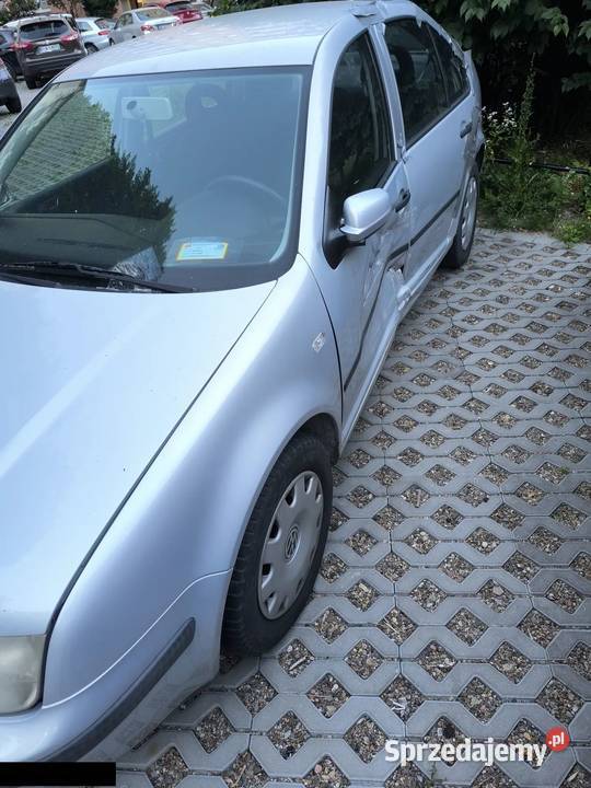 VW Bora 14 benzyna 75 2000r odpala jeździ ważne Warszawa