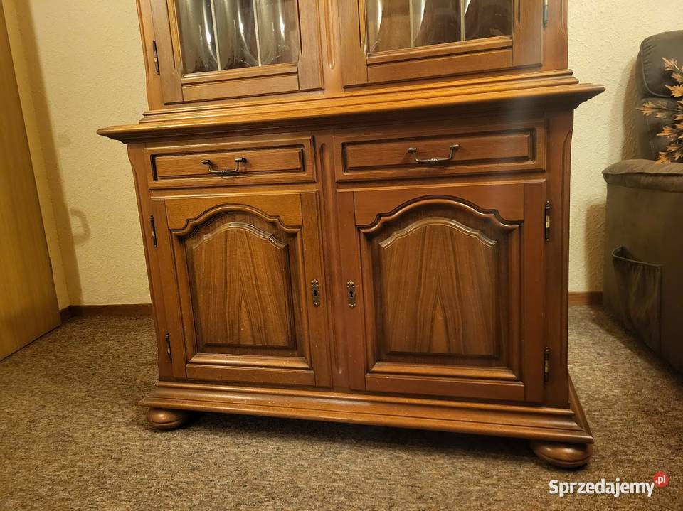 ładna witryna biblioteka orzechowa z szufladami Sypniewo