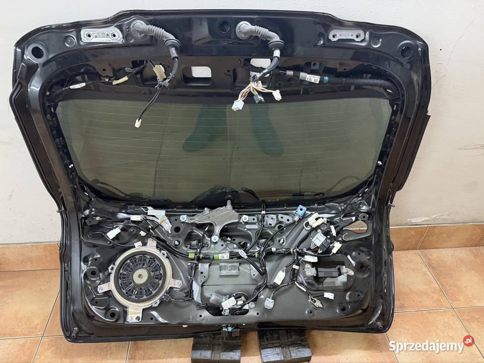 Lexus nx klapa bagażnika uszkodzona sprzedam
