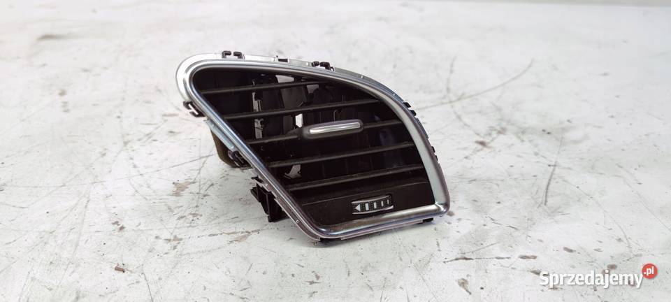 KRATKA NAWIEWU PRAWA AUDI A4 B8 LIFT 8T2820902 Kratki nawiewu Wyposażenie wnętrza Przystajń