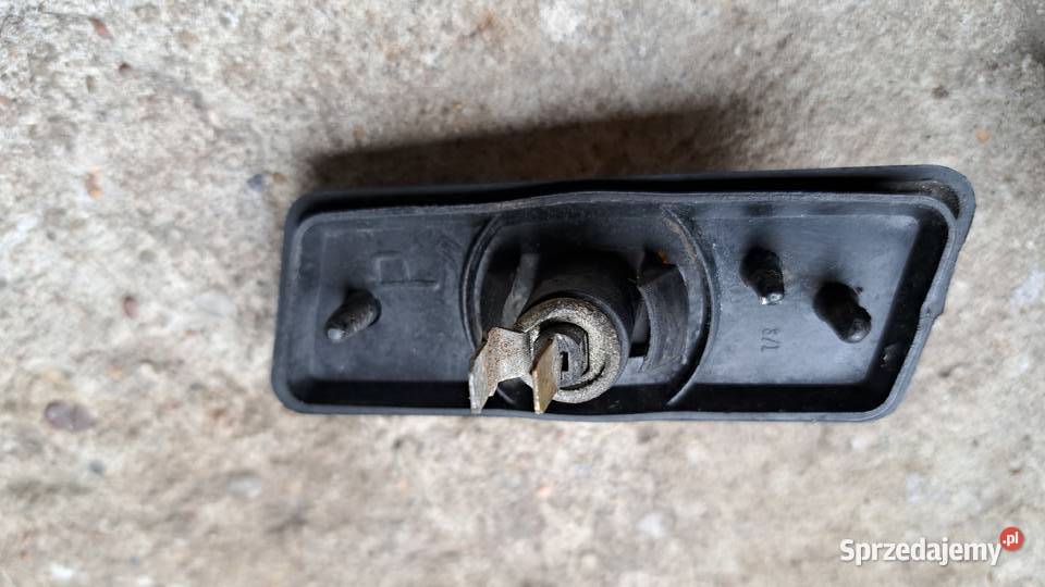 Kierunkowskazy PL na błotnik Fiat 125p wielkopolskie