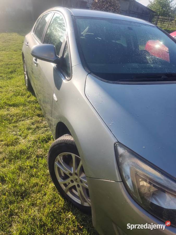 Opel Astra J 16 benzyna Rok produkcji 2013 Ludwin-Kolonia