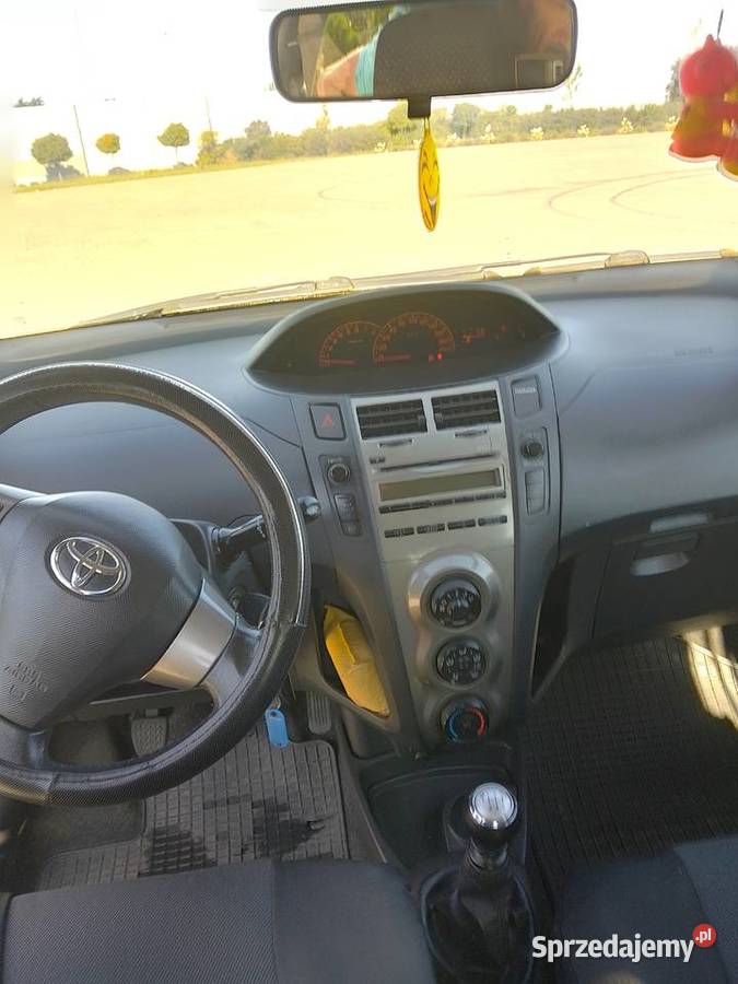 Sprzedam Toyota Yaris 2011r 1300cm3 Kowal