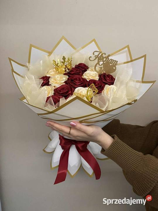 Bukiet Walentynkowy 18 róż ze wstążki