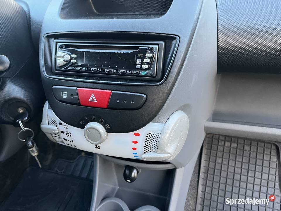 C1 AYGO 999 benzyna 3drzwiowy 2/3