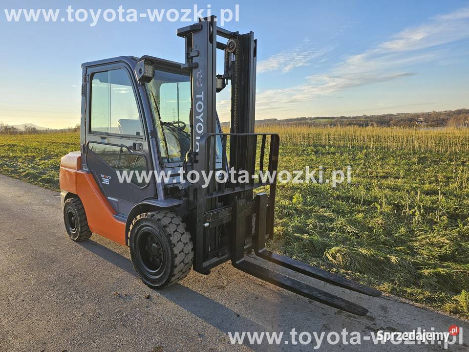 Wózek Widłowy TOYOTA 8FDJF35 Pełna kabina TOYOTA