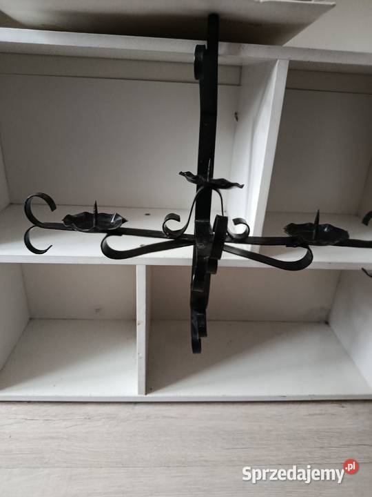 Metalowy kłuty świecznik trzy ramiona stary Choszczno