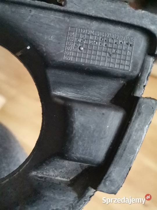 OPEL VECTRA C 0208 PRAWA KRATKA HALOGENU Międzychód sprzedam