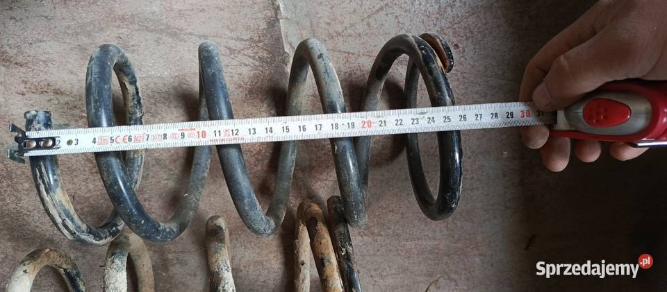 Sprężyny tył toyota raw 4 D4D 2005r Kolonia Siedliszczki sprzedam