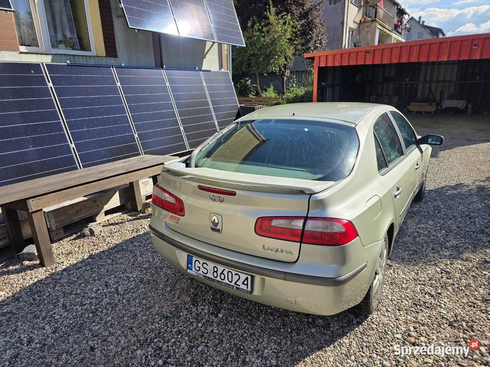 Sliczna Laguna 1816 v auto bez grama rdzy 8 lat manualna Żelazo