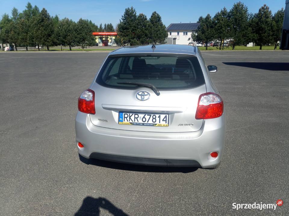 Toyota Auris 16 benzyna Przebieg 137 1600cm3 Krosno