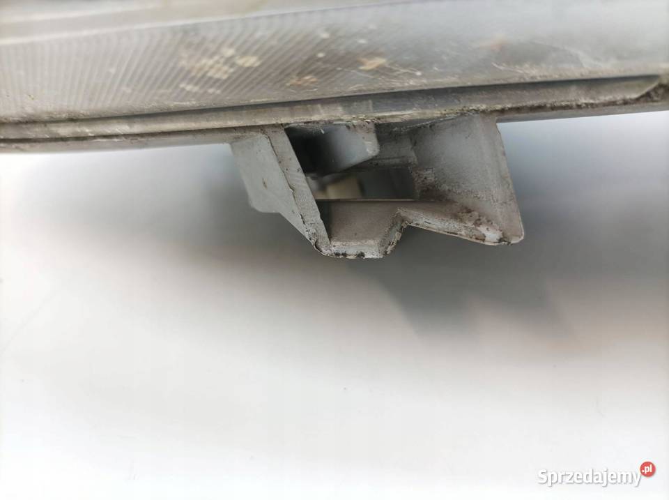LAMPA PRZÓD PRAWA EUROPA 7700311372 Opel Vivaro