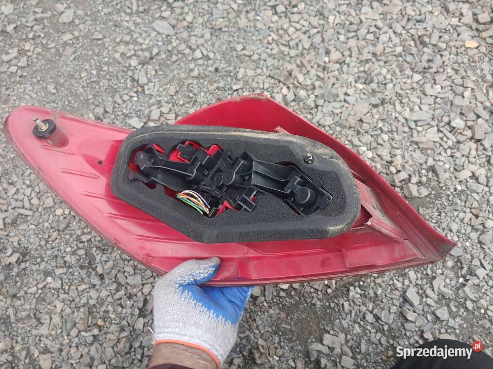Lampa prawa tył tylna Peugeot 307 lift EU HB 5D Radłów