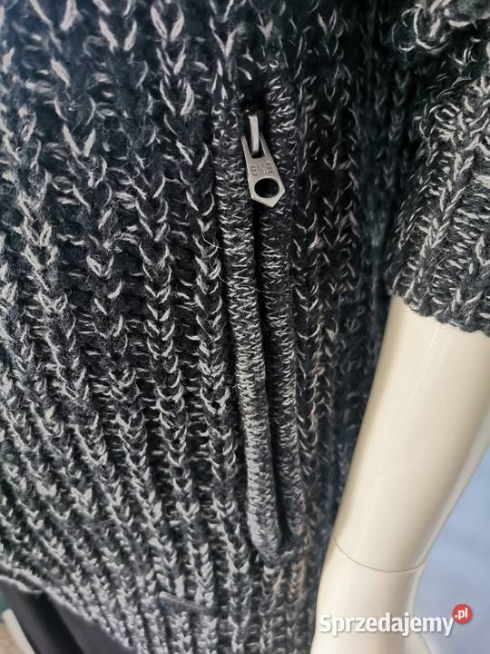 sweter z kapturem M